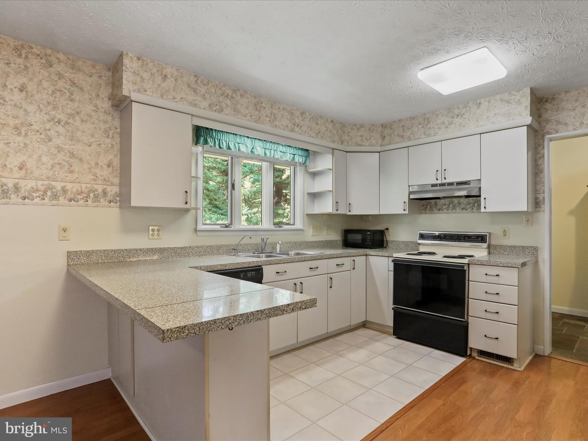 HONEYWOOD ON THE POTOMAC - Residential