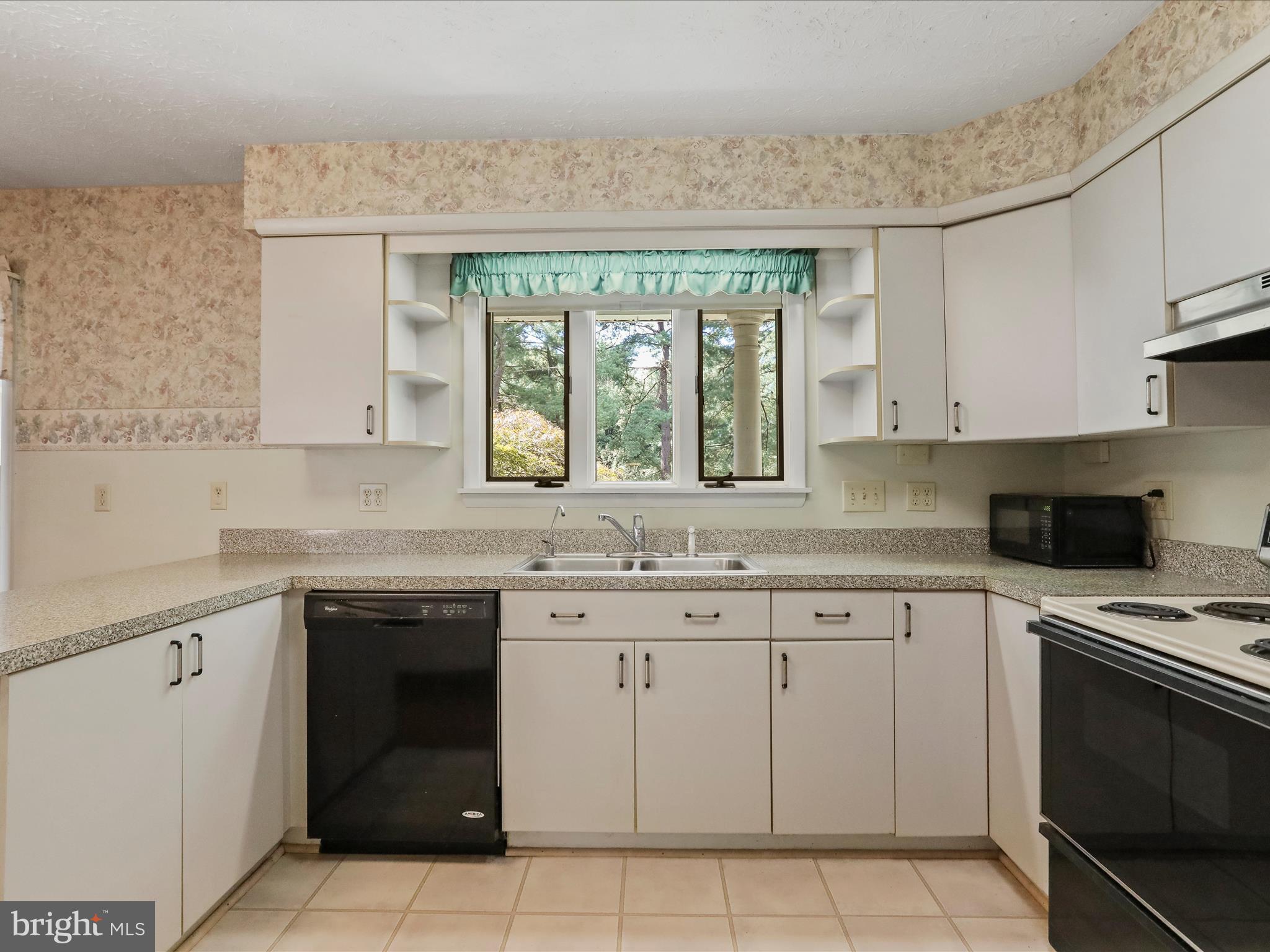 HONEYWOOD ON THE POTOMAC - Residential