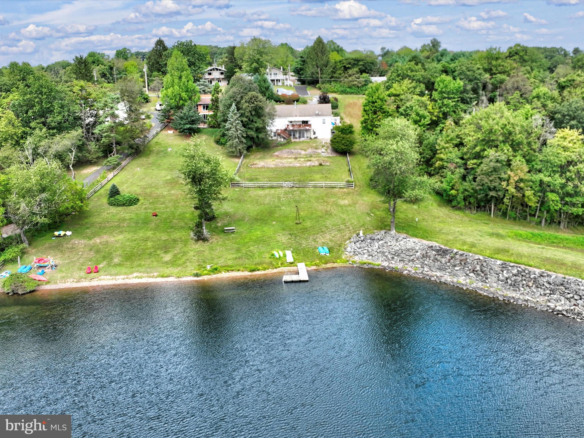 LAKE WYNONAH - Residential