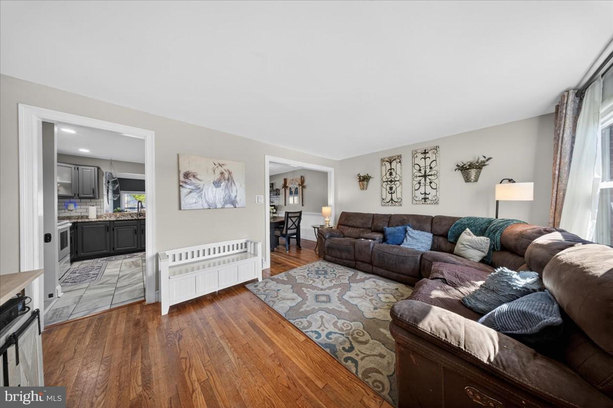 11 WHITEHALL CIRCLE