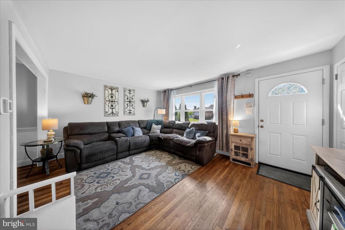 11 WHITEHALL CIRCLE