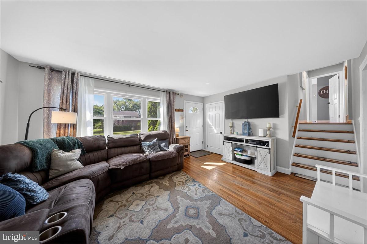 11 WHITEHALL CIRCLE
