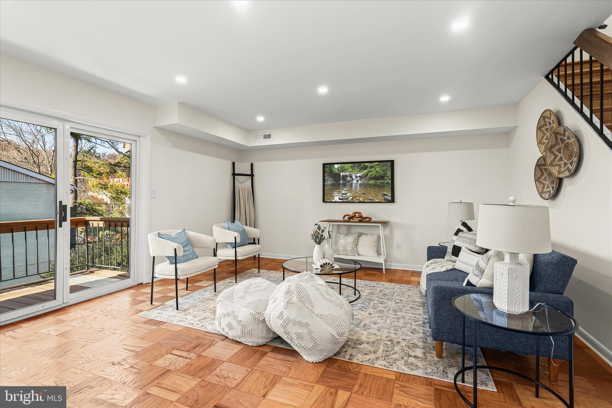 2 CROSS KEYS ROAD 2F