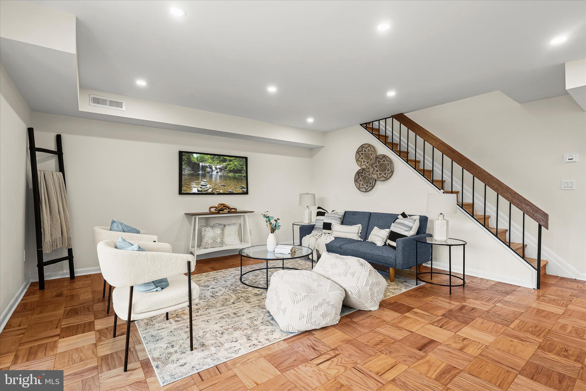 2 CROSS KEYS ROAD 2F