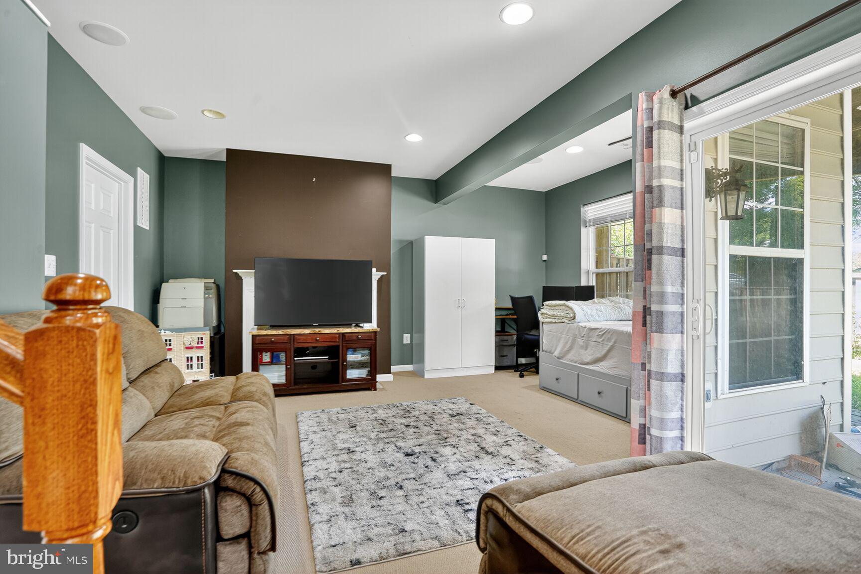 POTOMAC STATION - Residential Lease