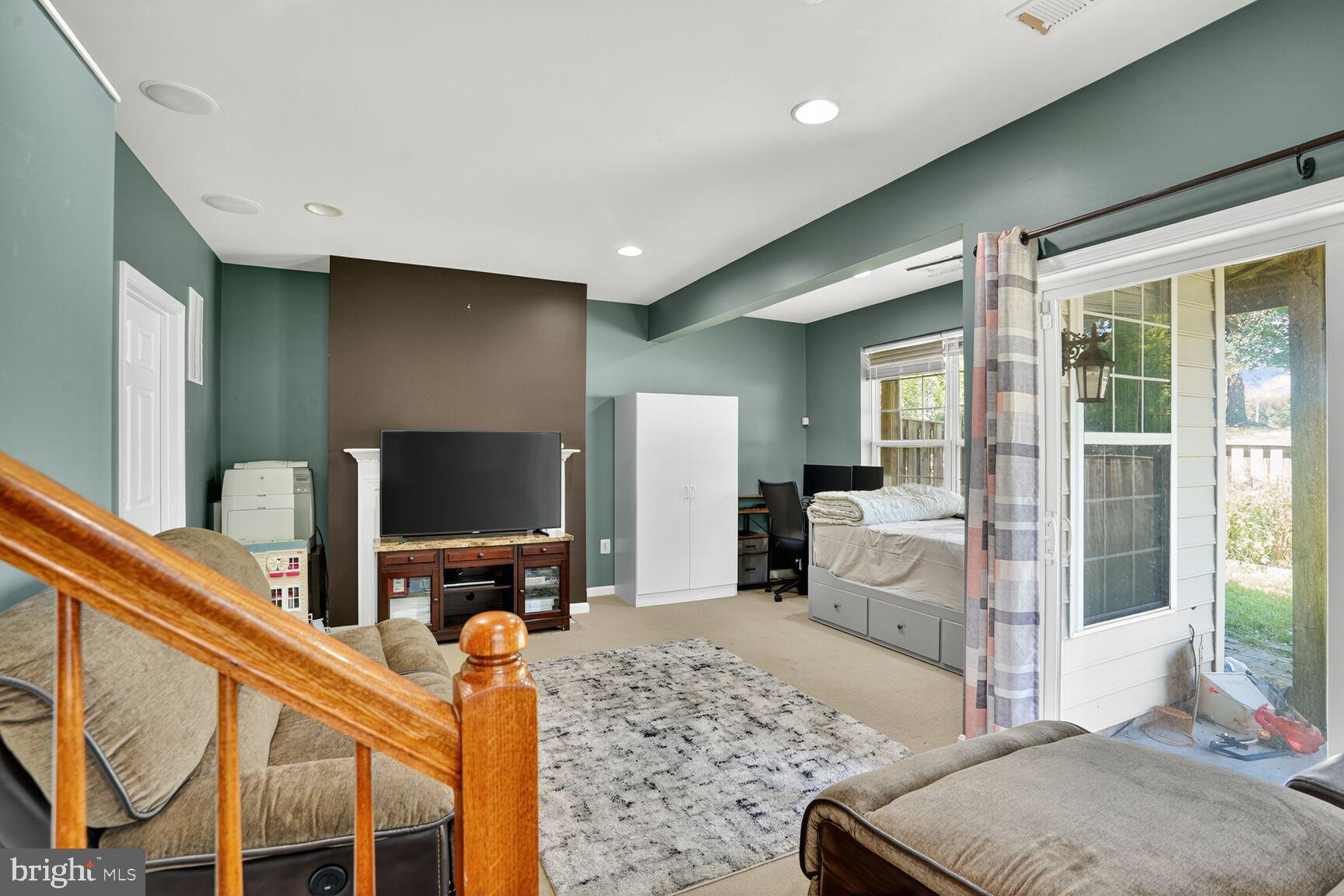 POTOMAC STATION - Residential Lease