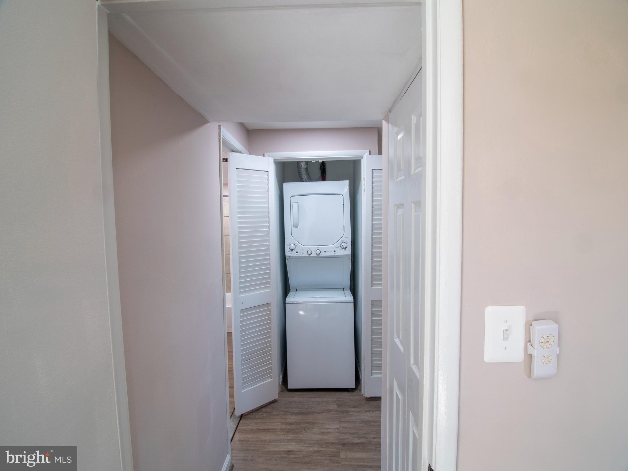 HUNTLEY SQUARE CONDOMINIUMS - Residential Lease