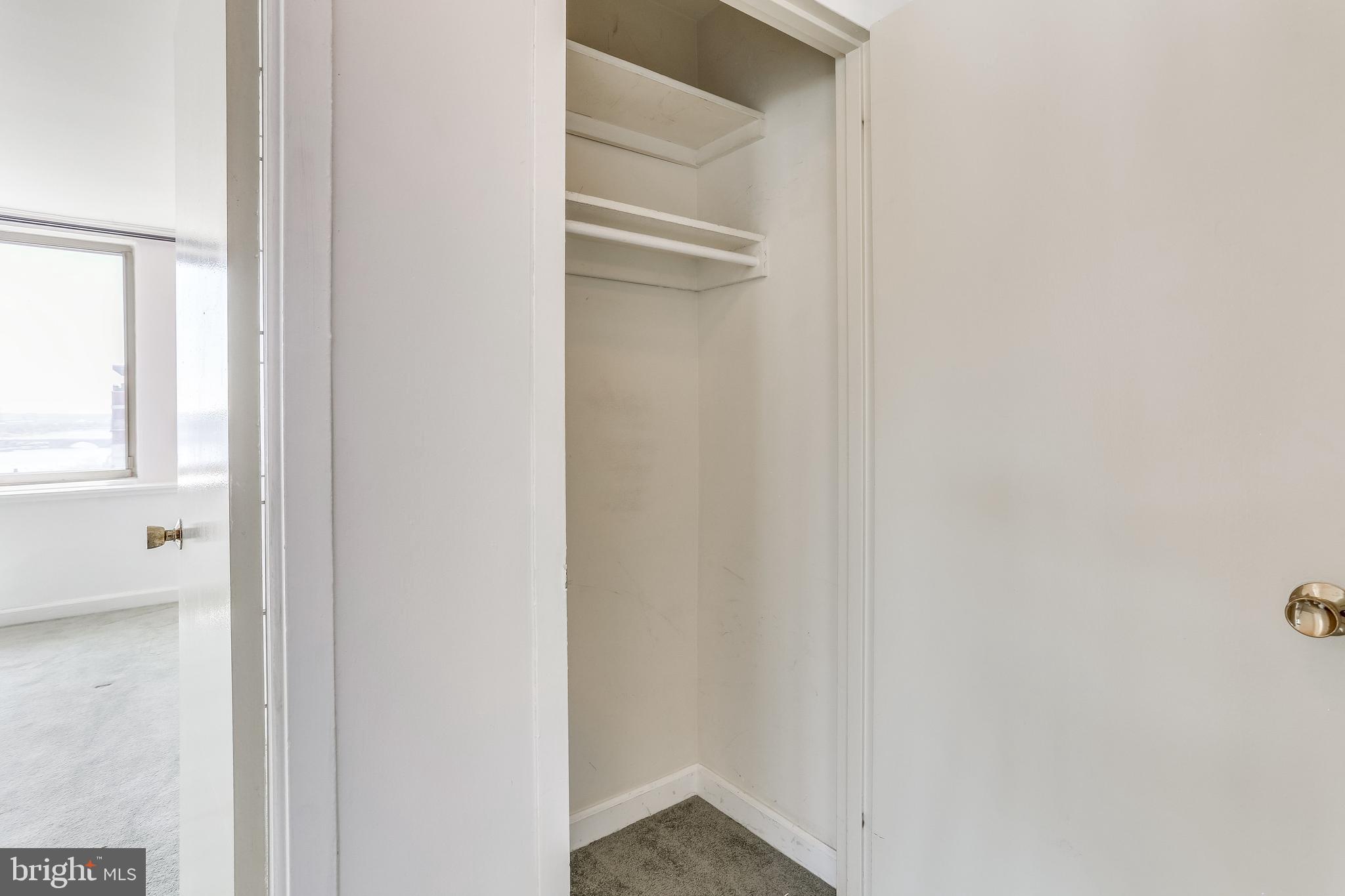 RIVER PLACE - Residential