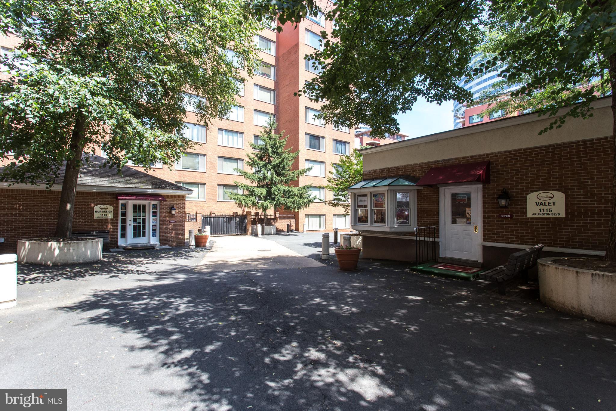 RIVER PLACE - Residential