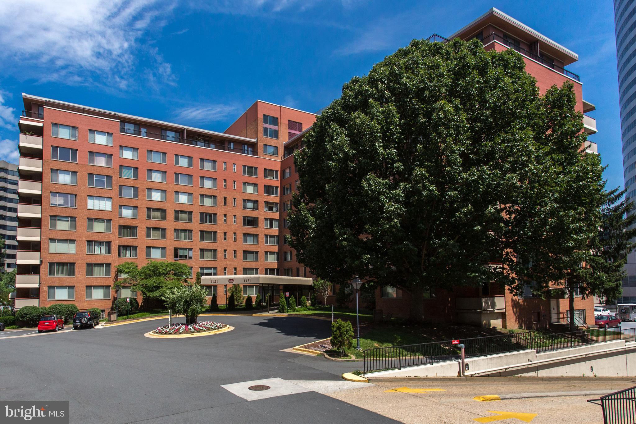 RIVER PLACE - Residential