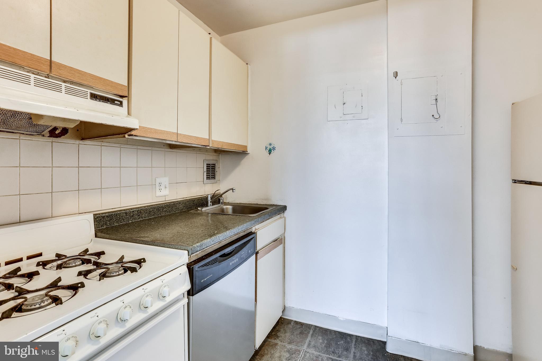 RIVER PLACE - Residential