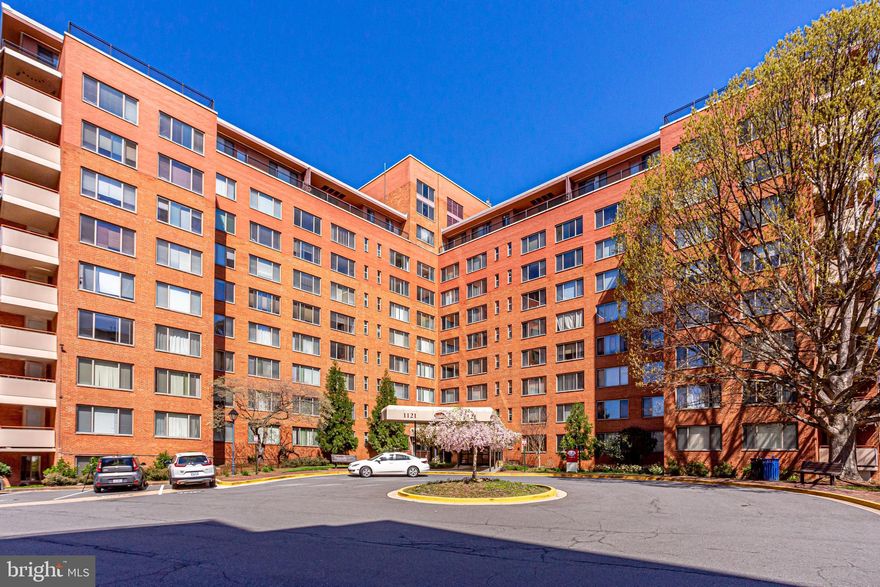Light filled 9th floor 1BR/1BA unit in River Place w/ 1 parking space just 2 blocks to the Rosslyn Metro, shops & recreation & every other amenity you can possibly need! All utilities are included with the monthly coop fee including heat, AC, WIFI internet & TV! River Place has an on-grounds convenience store, dry cleaners, and barber shop. Amenities include a secured entry gate, huge gym with free fitness classes, outdoor pool, hot tub, sauna, steam room, playground, grills and generous guest parking. Easy access from GW Parkway, Lee Highway, Rt 50, 66 and Georgetown.For more information, go to https://riverplacenorth.org. Limited lenders for River Place. Banner Title required.