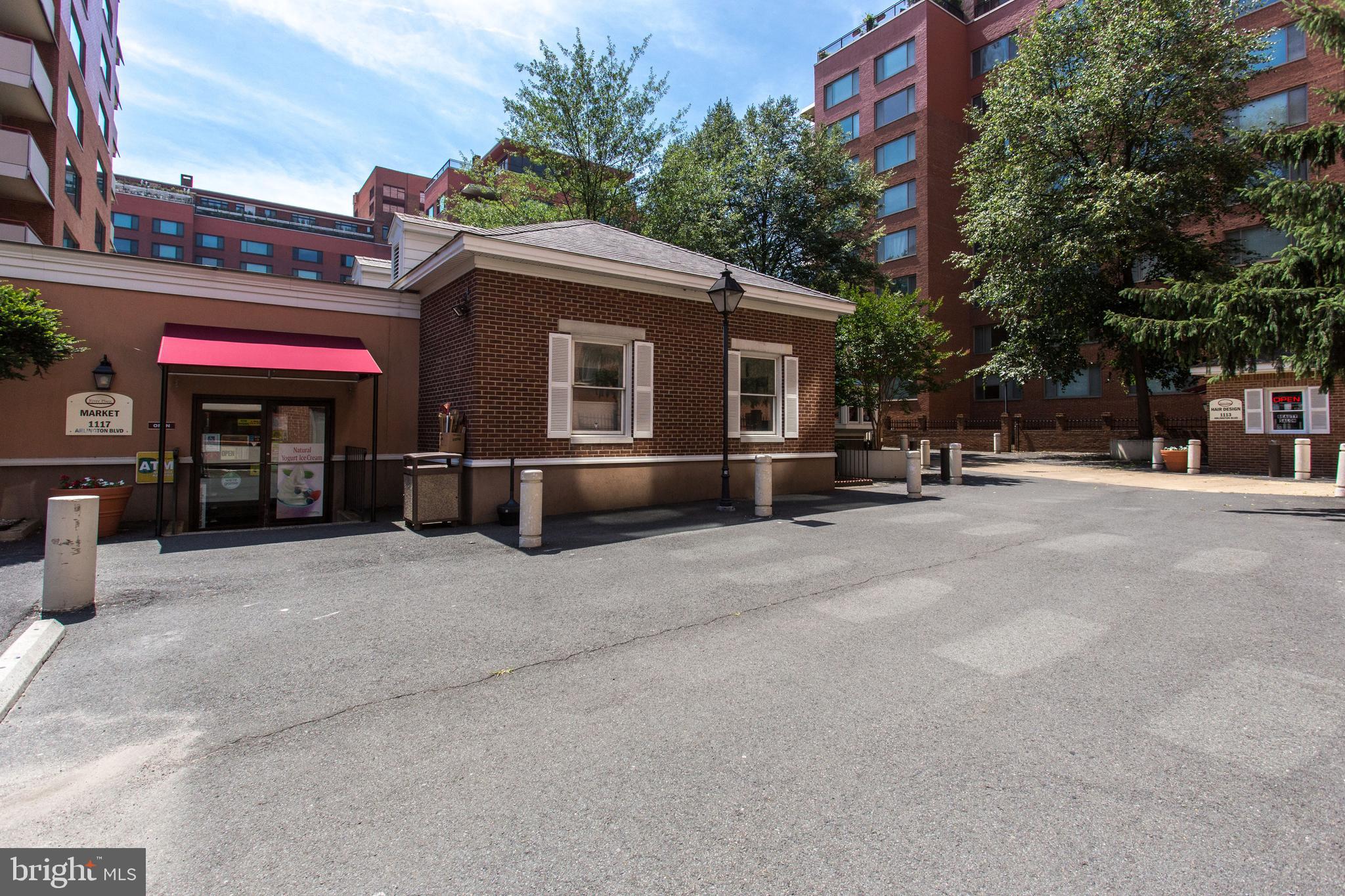 RIVER PLACE - Residential