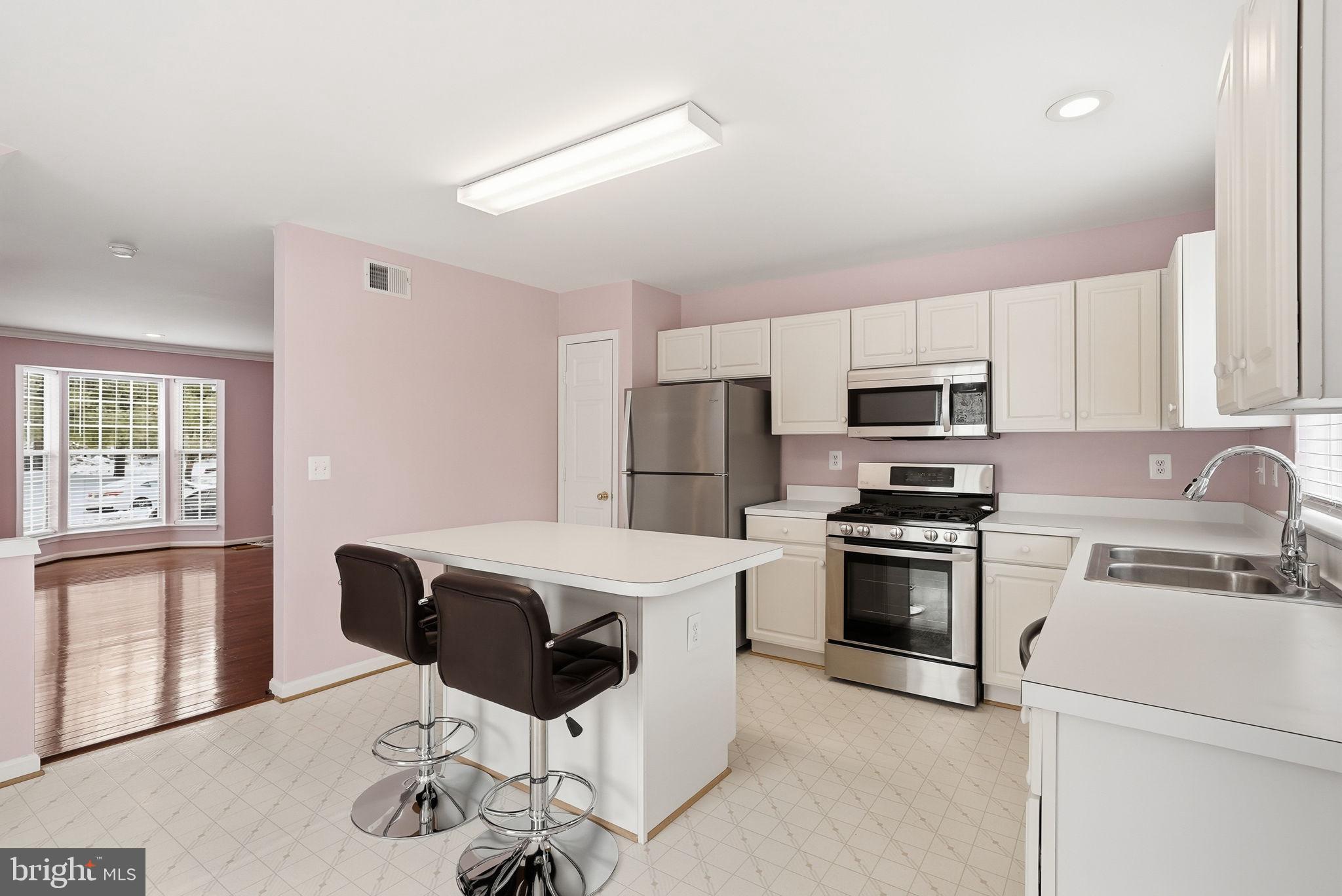 SUBURBIA - Residential