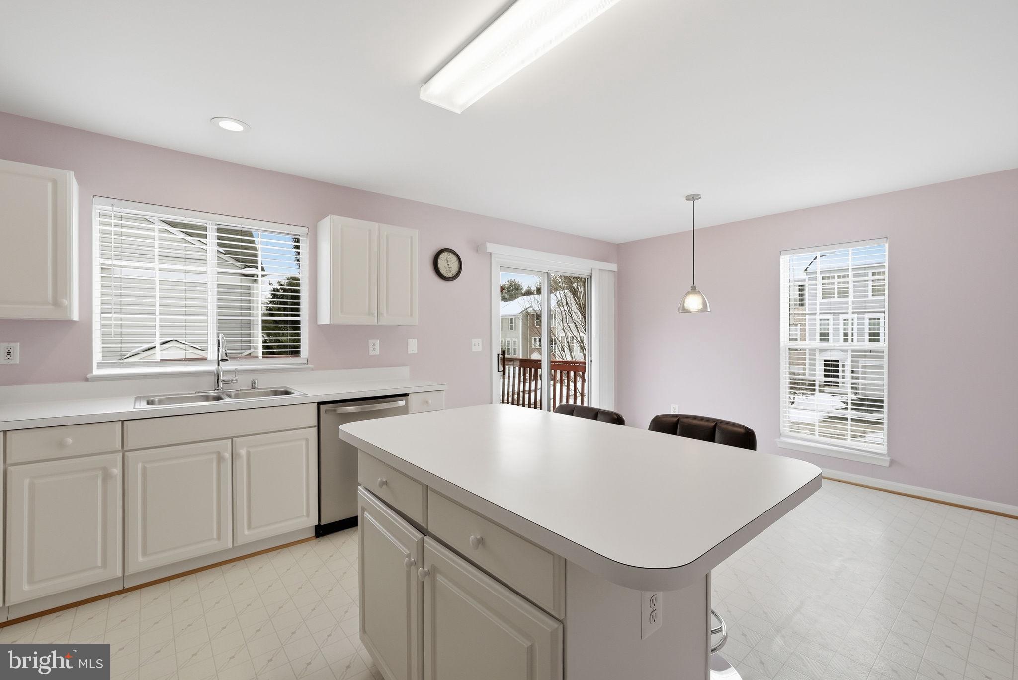 SUBURBIA - Residential