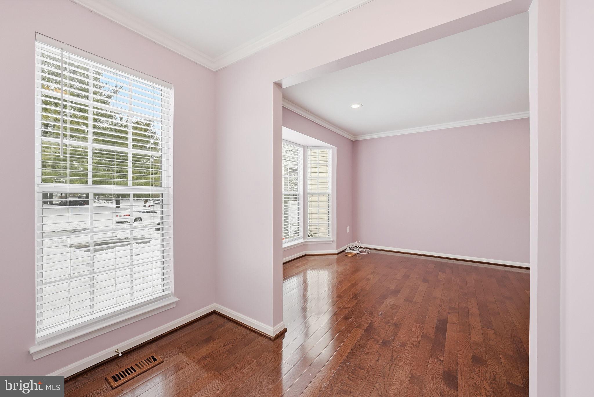 SUBURBIA - Residential