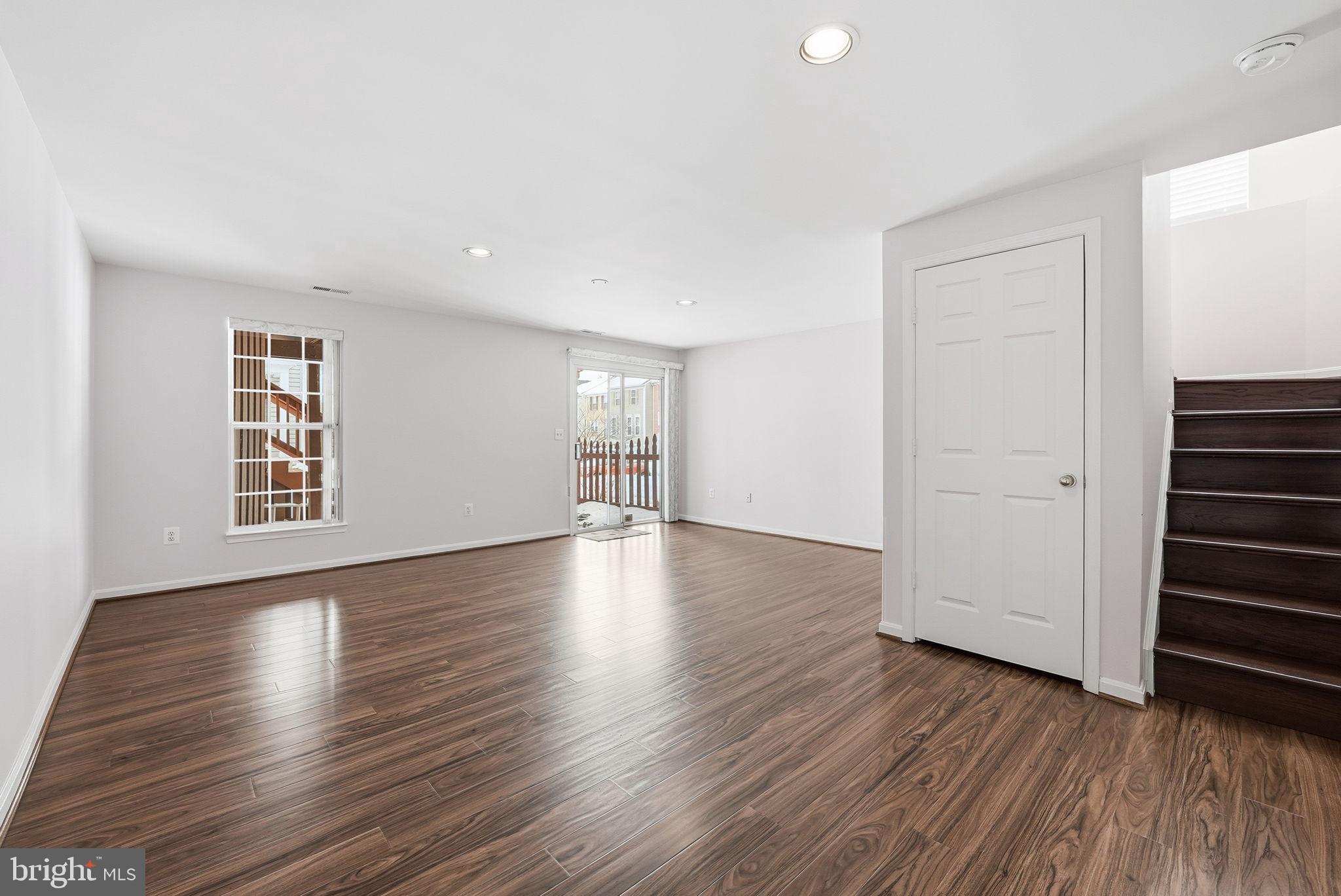 SUBURBIA - Residential