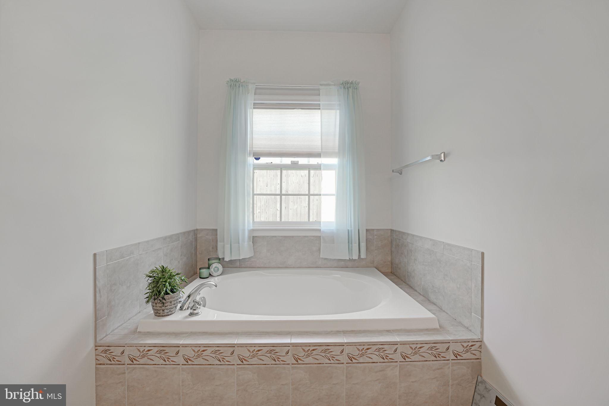 TOWERING OAKS ESTATES - Residential