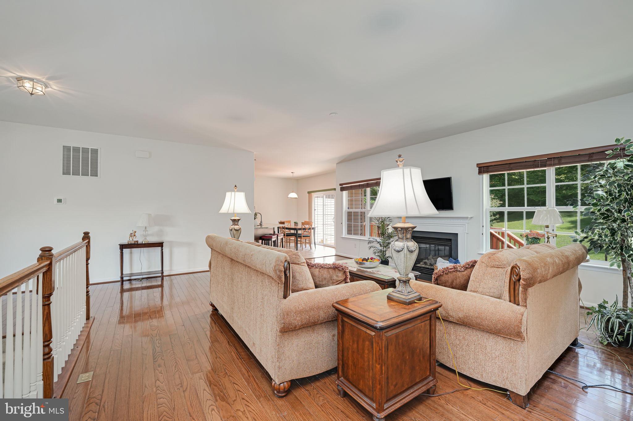 TOWERING OAKS ESTATES - Residential