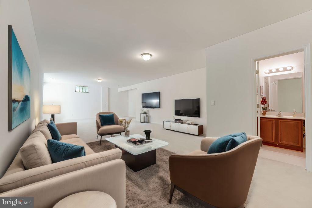 TOWERING OAKS ESTATES - Residential