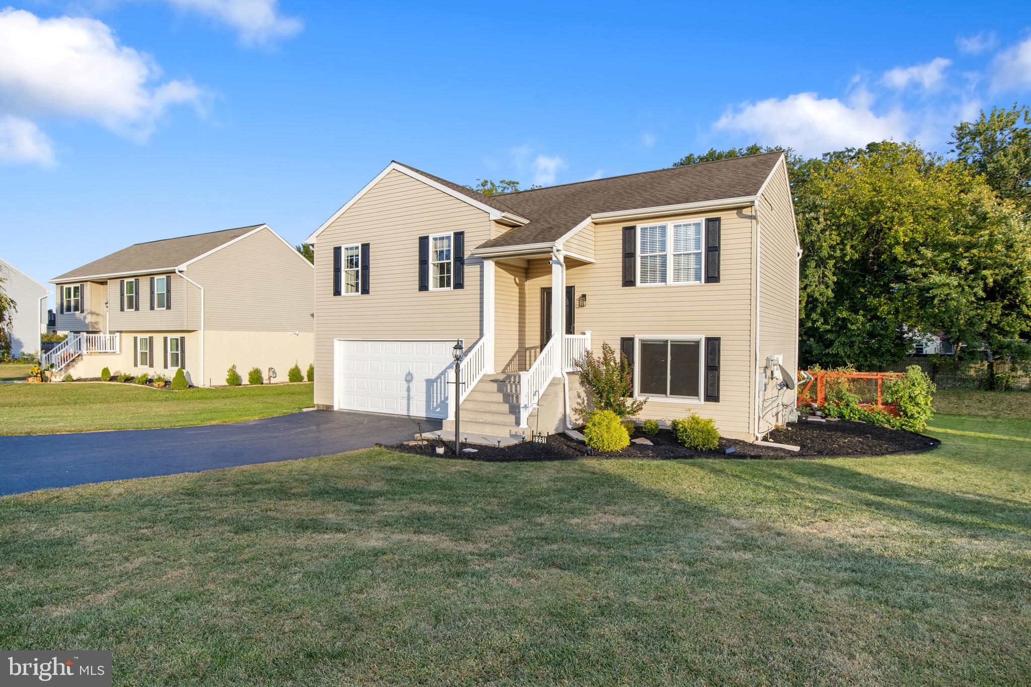 3251 GREY FOX CIRCLE