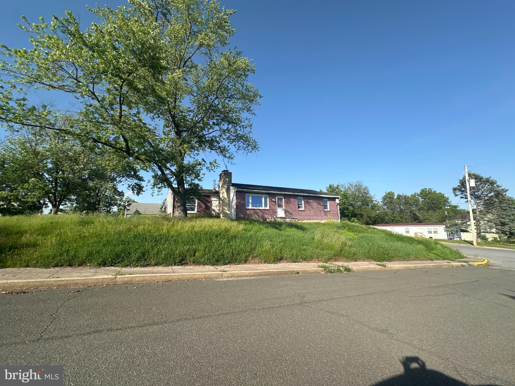 160 LINDEN STREET