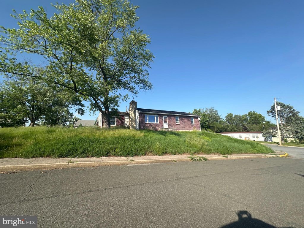 Photo of 160 Linden Street, STOWE, PA 19464 (MLS # PAMC2140706)