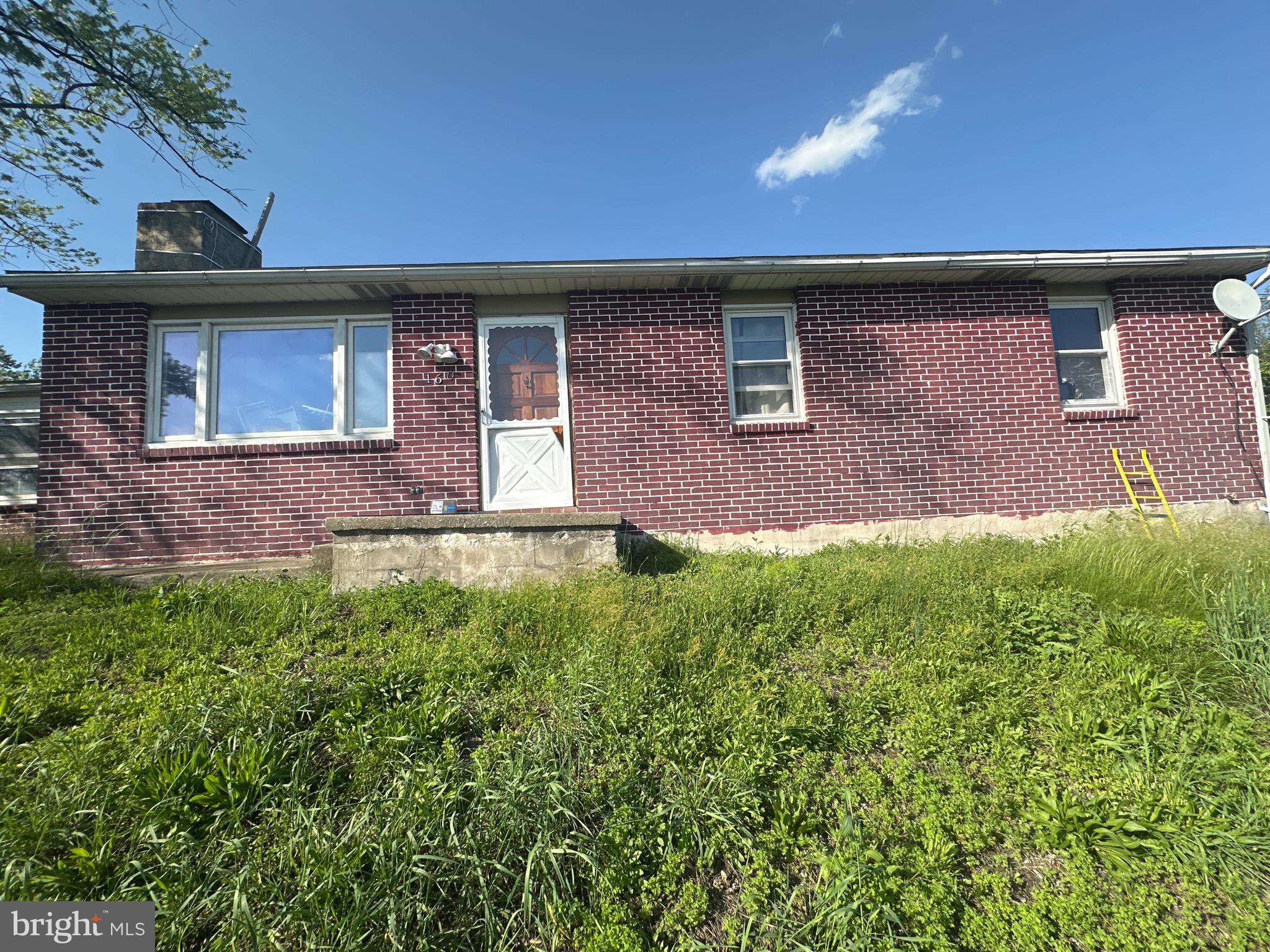 160 LINDEN STREET