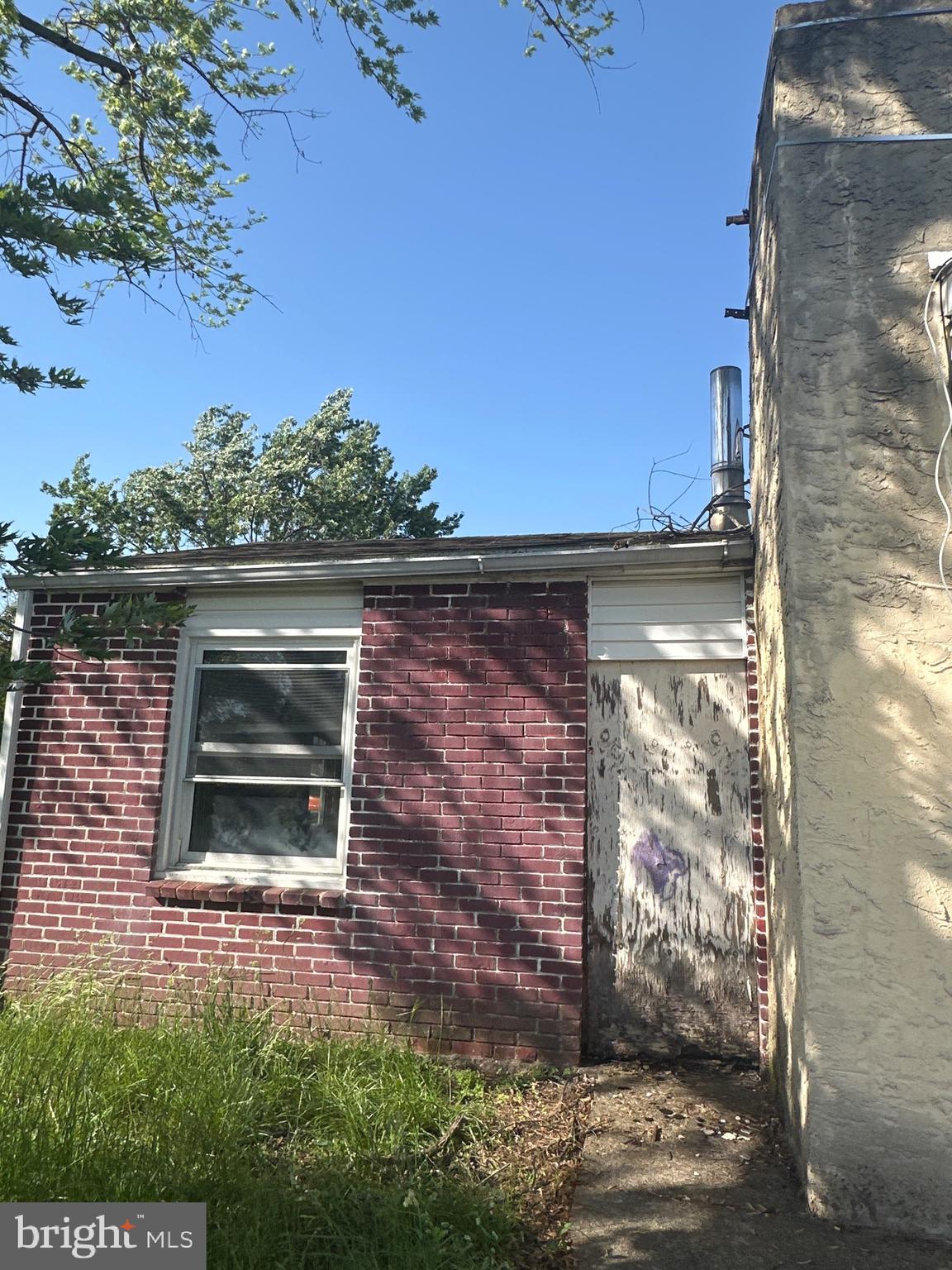 160 LINDEN STREET