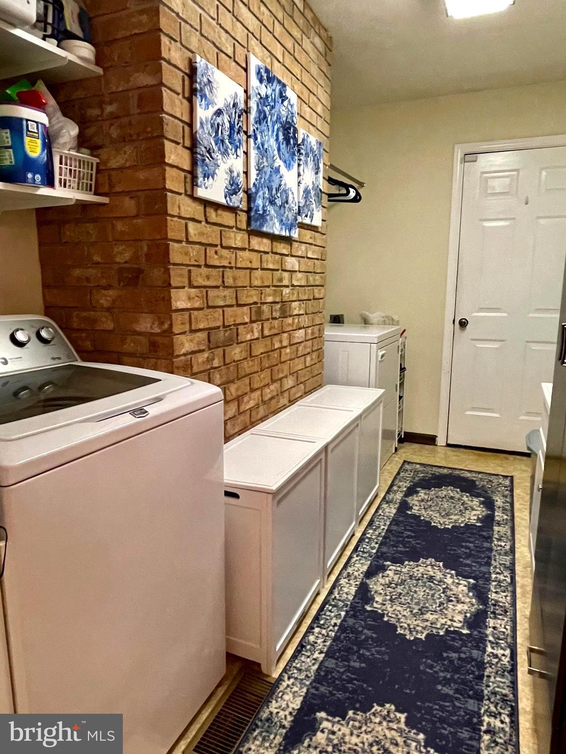 CRYSTAL BROOK II - Residential Lease