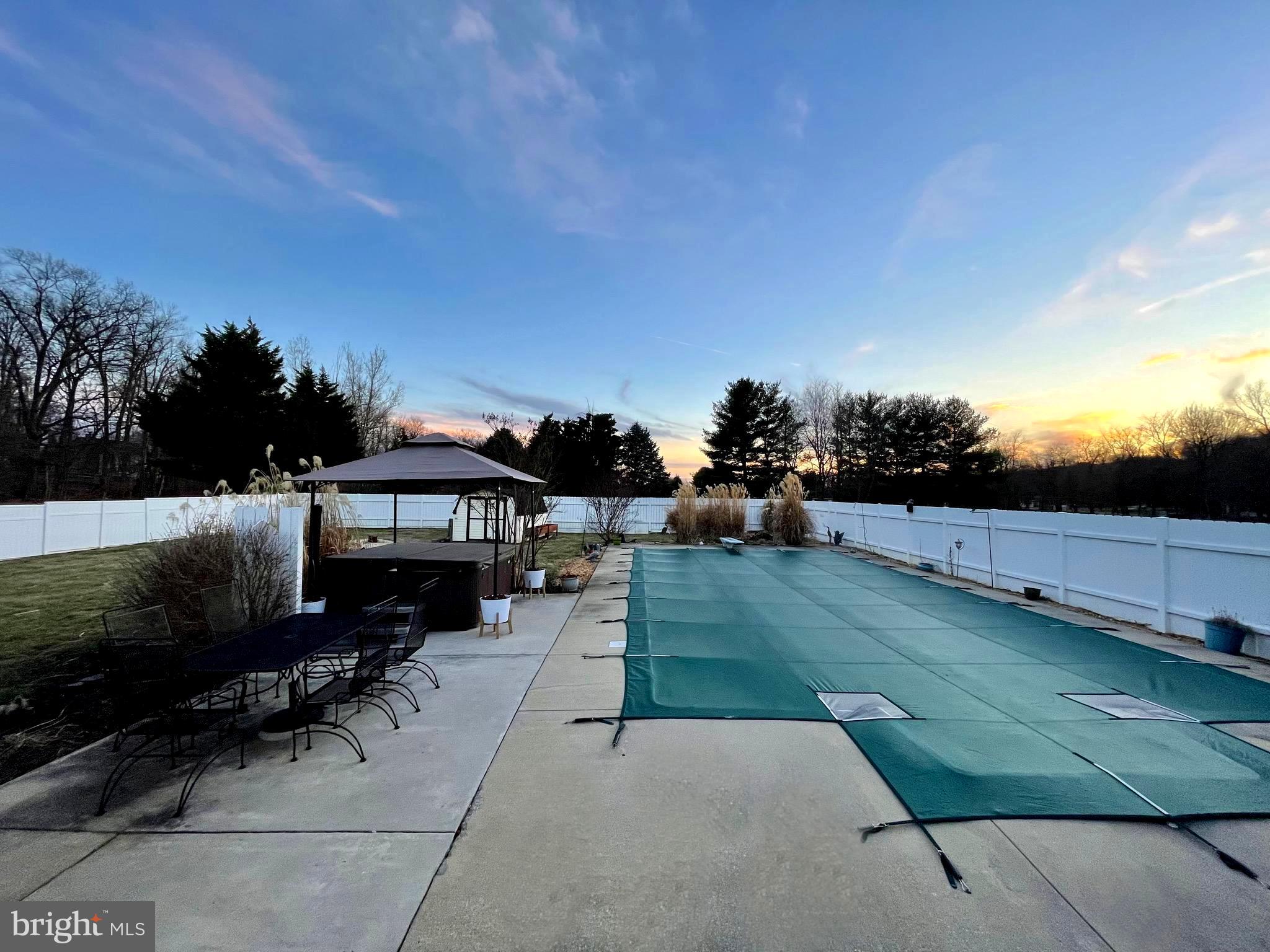 CRYSTAL BROOK II - Residential Lease