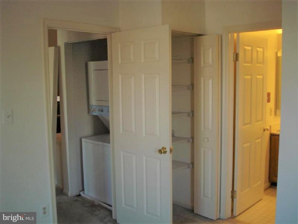 WATERS EDGE AT NORTH LAKE - Residential Lease