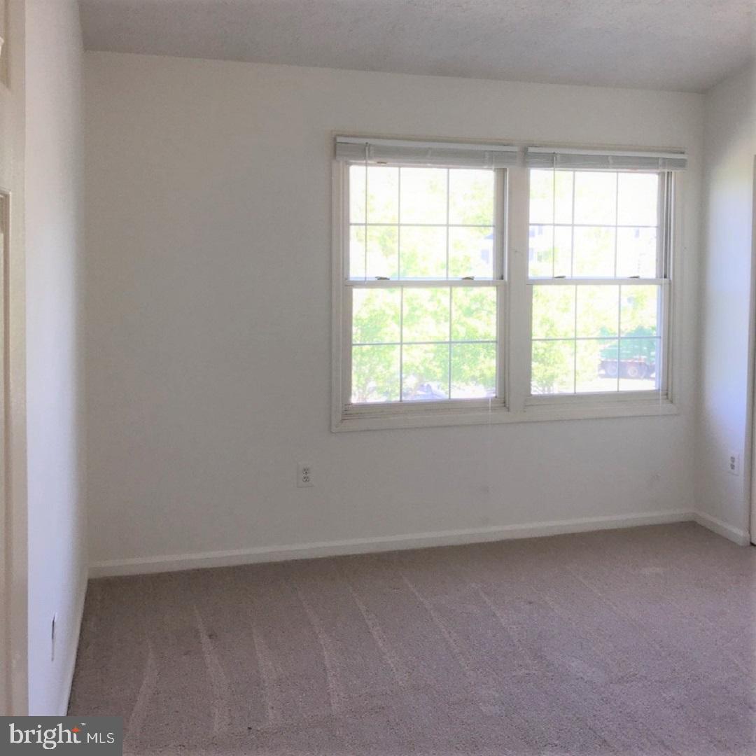 WATERS EDGE AT NORTH LAKE - Residential Lease