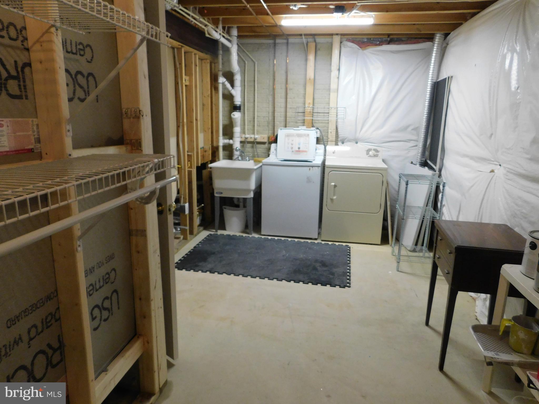 TURNBERRY VILLAGE - Residential Lease