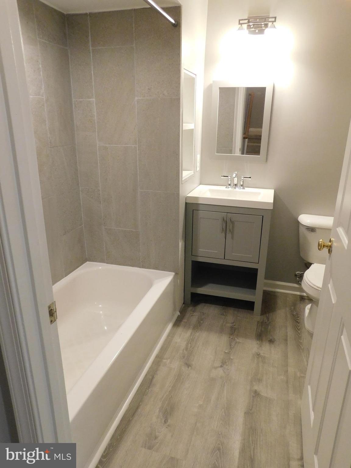 TURNBERRY VILLAGE - Residential Lease