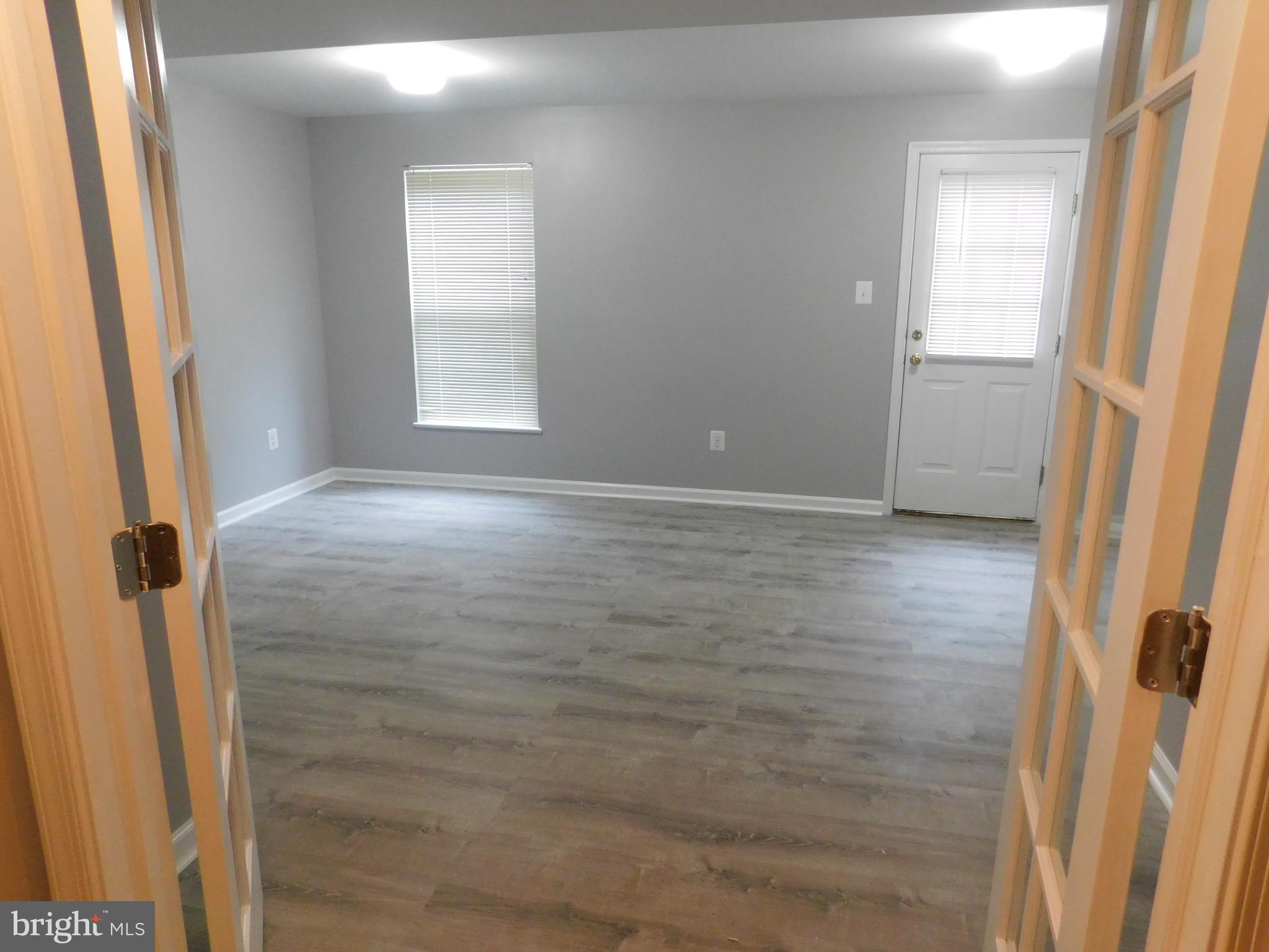 TURNBERRY VILLAGE - Residential Lease