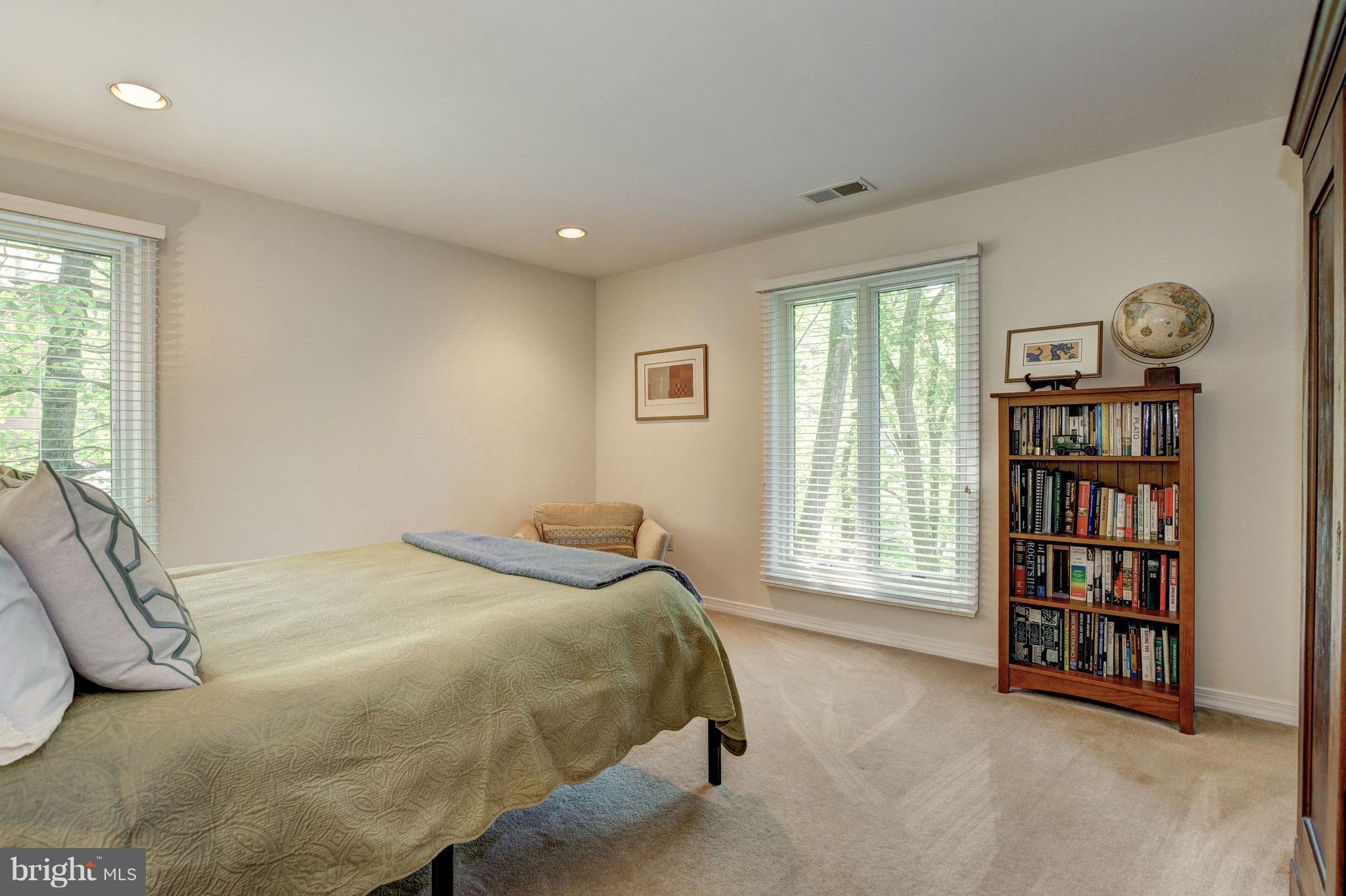 SMITHFIELD - Residential