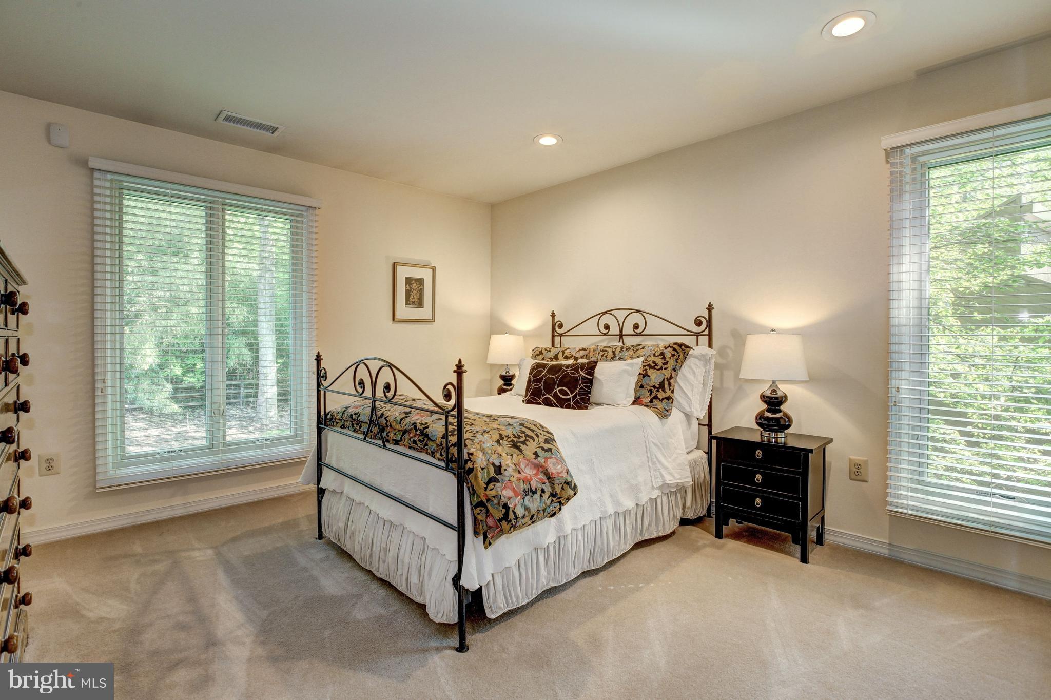 SMITHFIELD - Residential