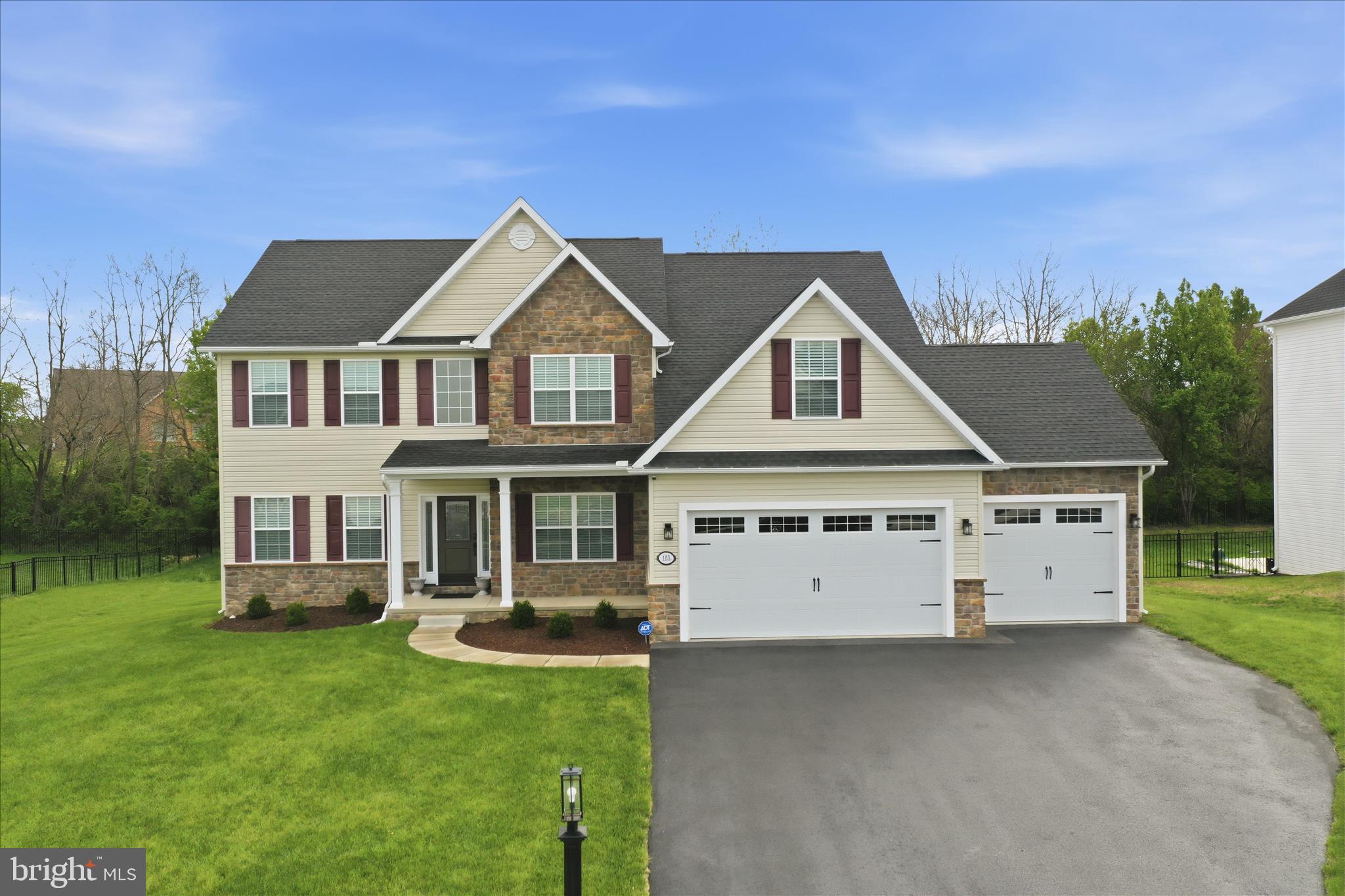 HERITAGE ESTATES WEST - Residential