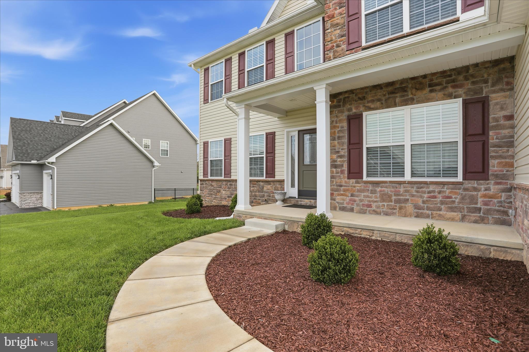 HERITAGE ESTATES WEST - Residential