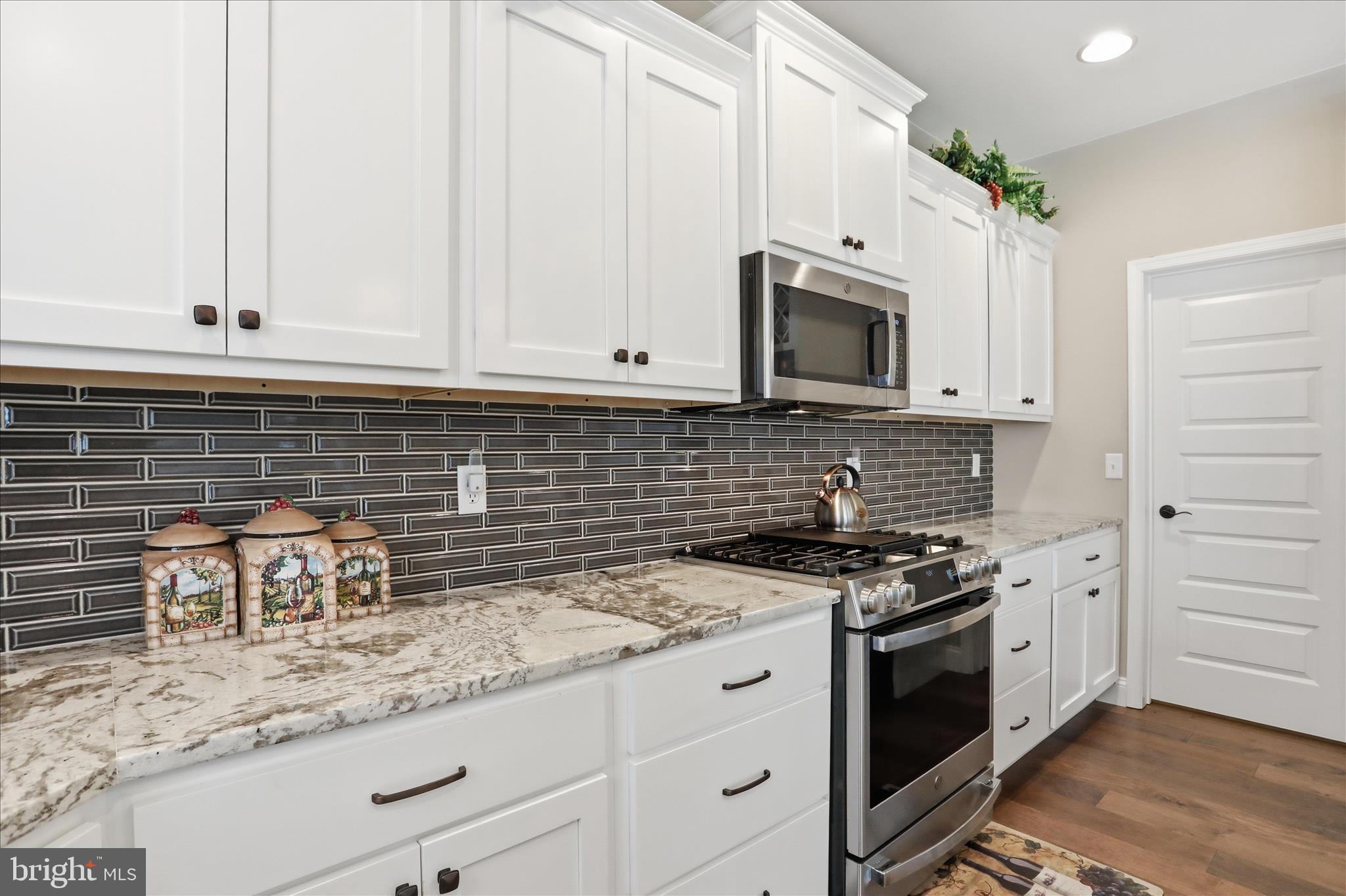 HERITAGE ESTATES WEST - Residential