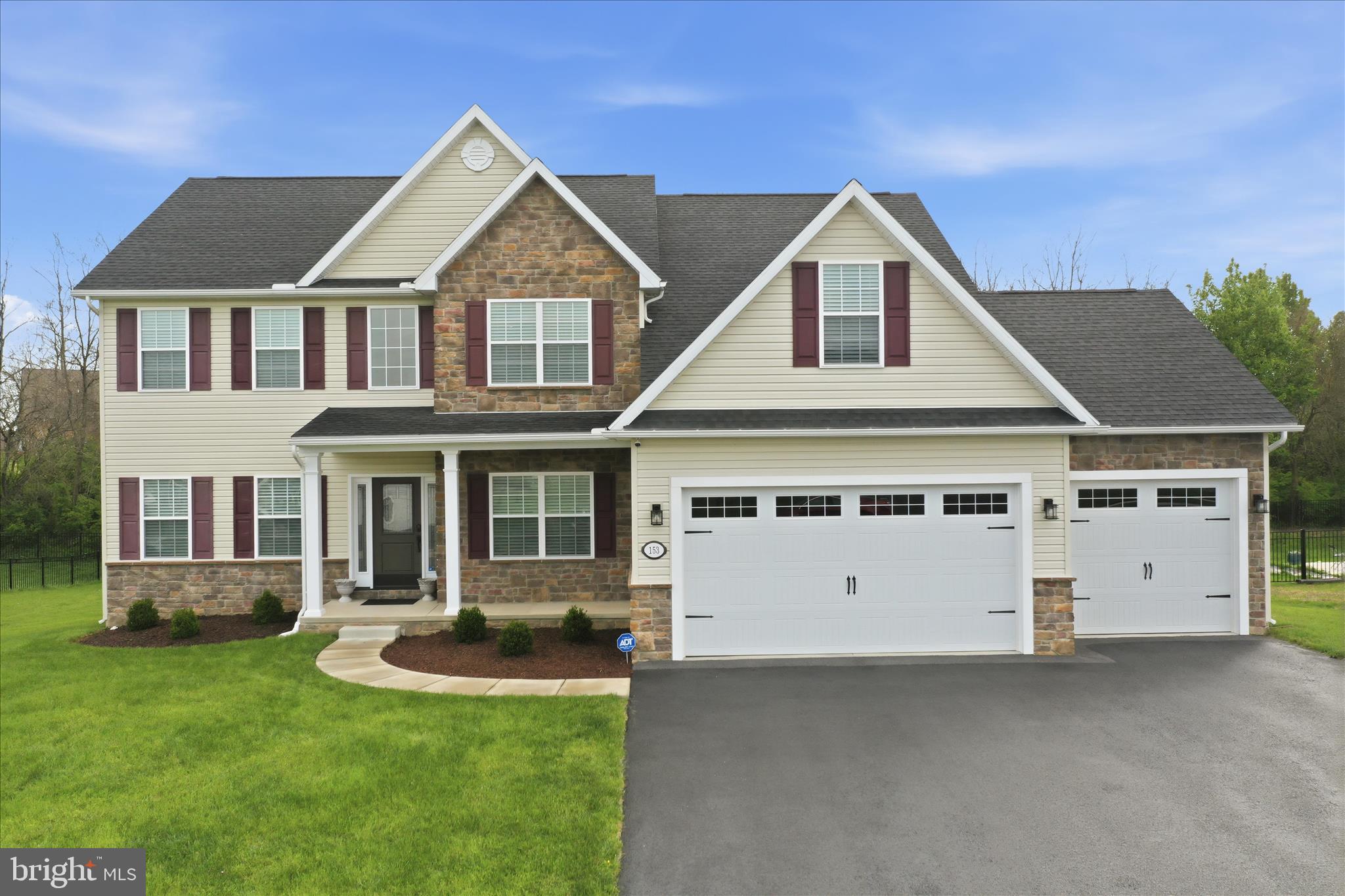HERITAGE ESTATES WEST - Residential