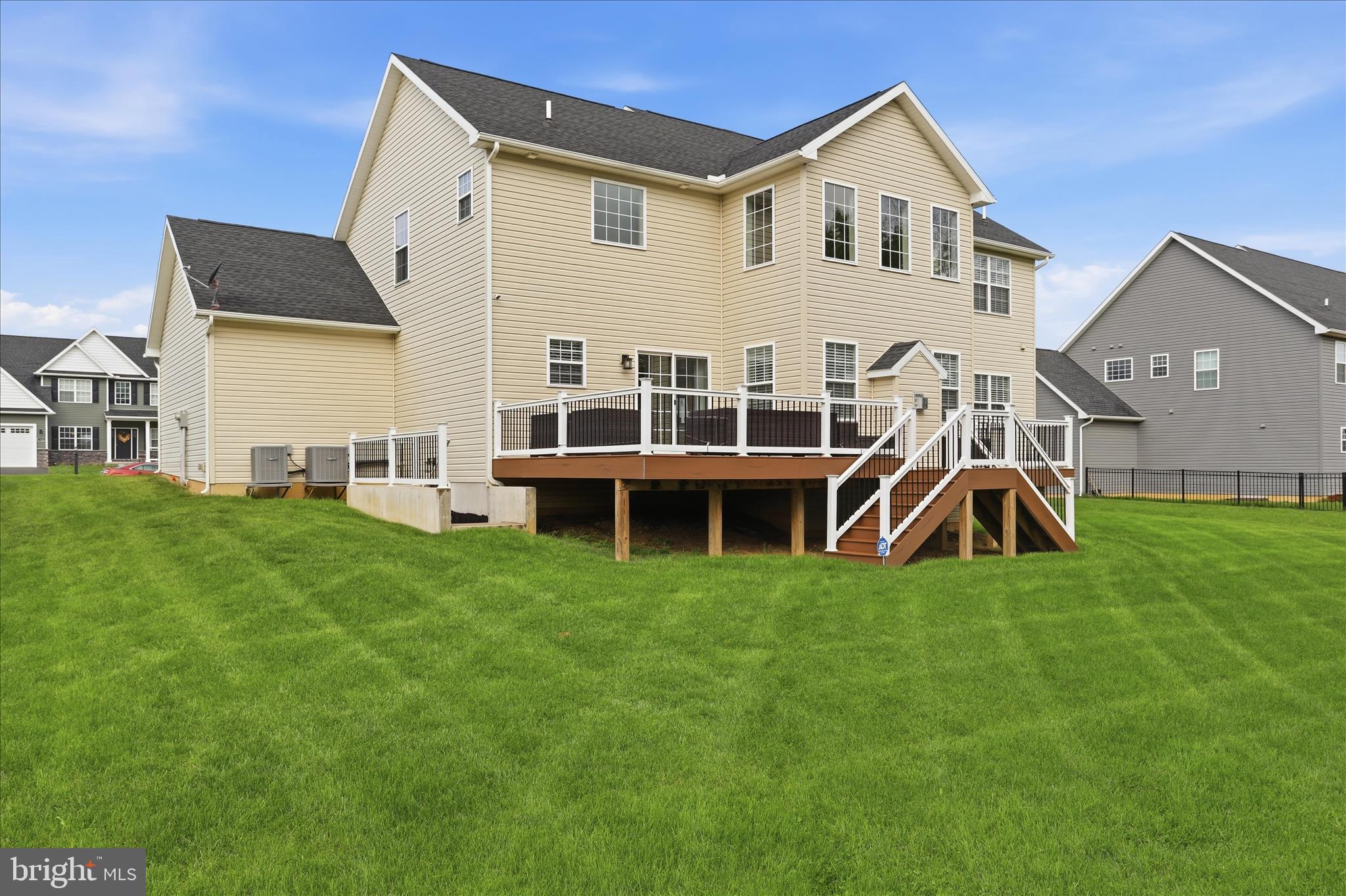 HERITAGE ESTATES WEST - Residential