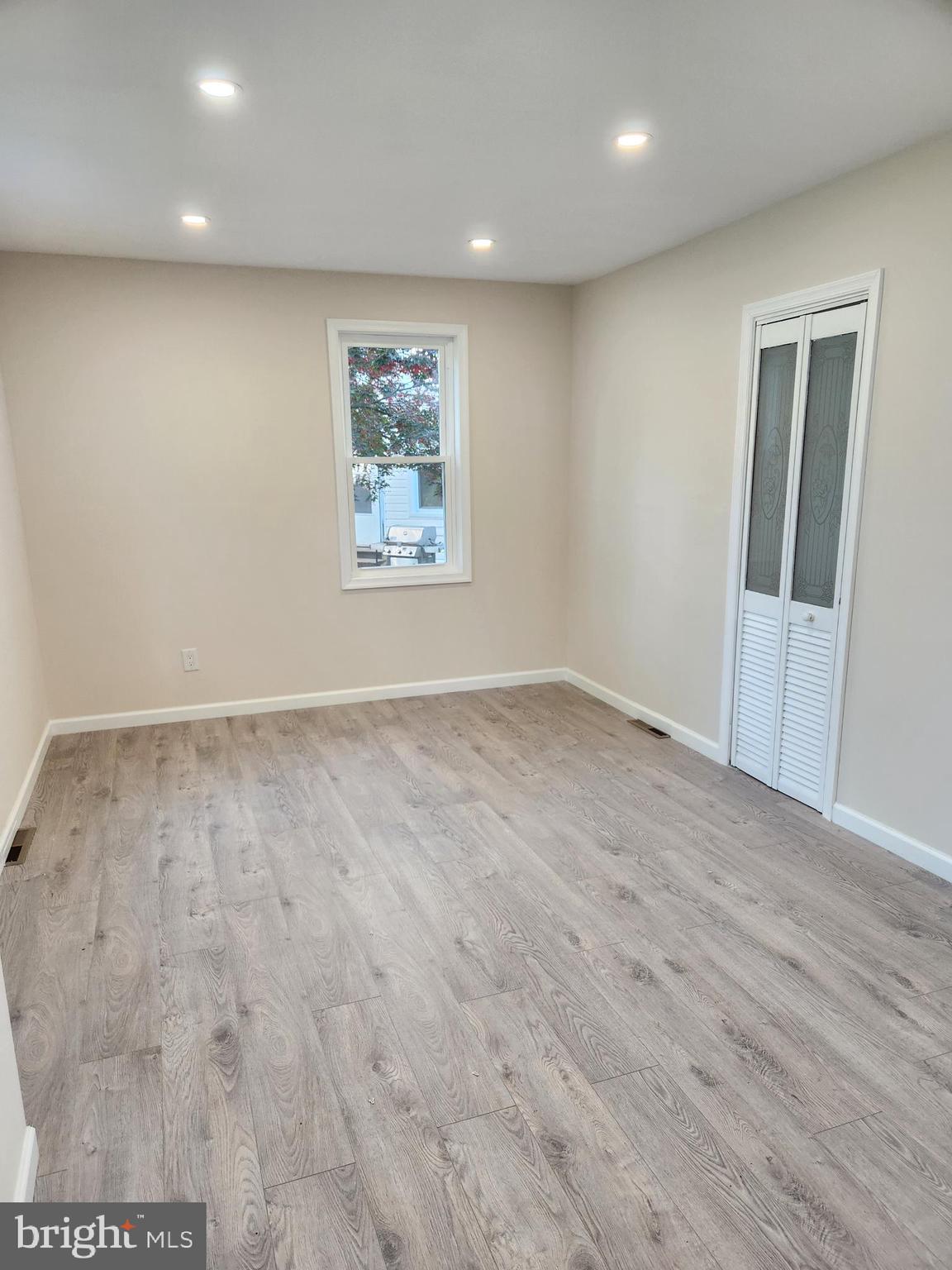 000 - Residential Lease