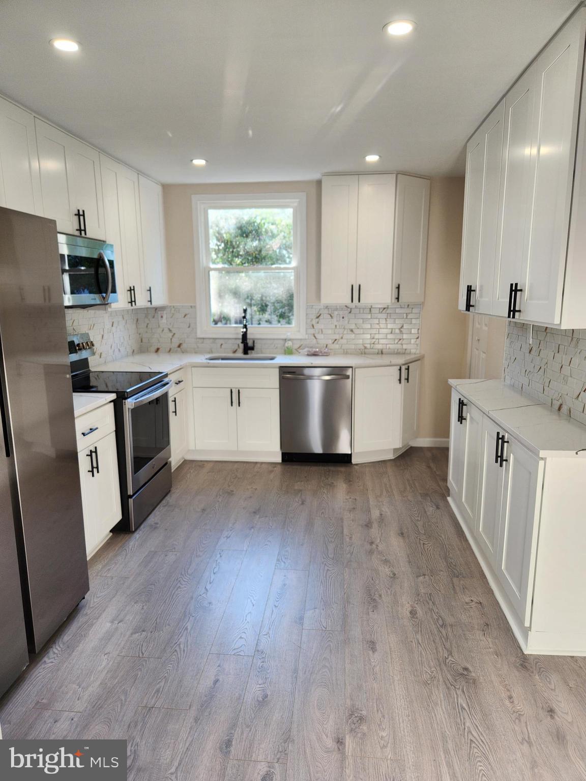 000 - Residential Lease