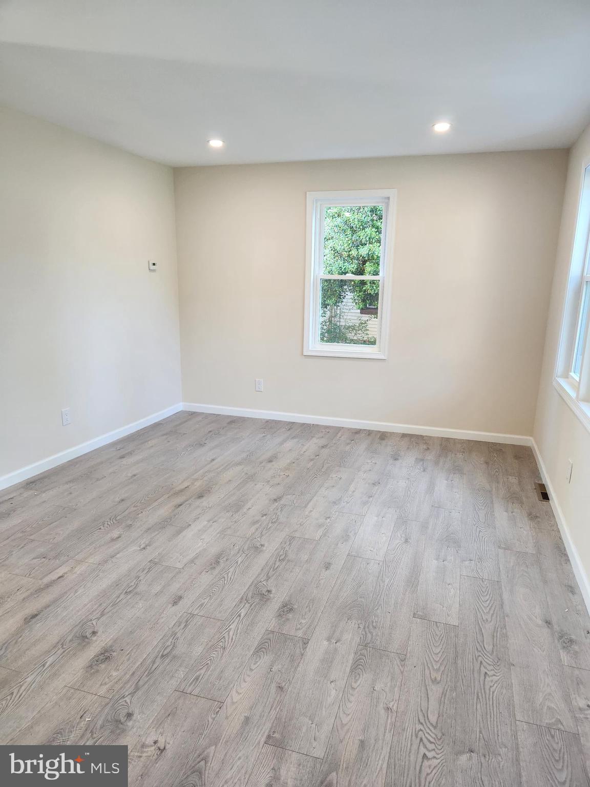 000 - Residential Lease