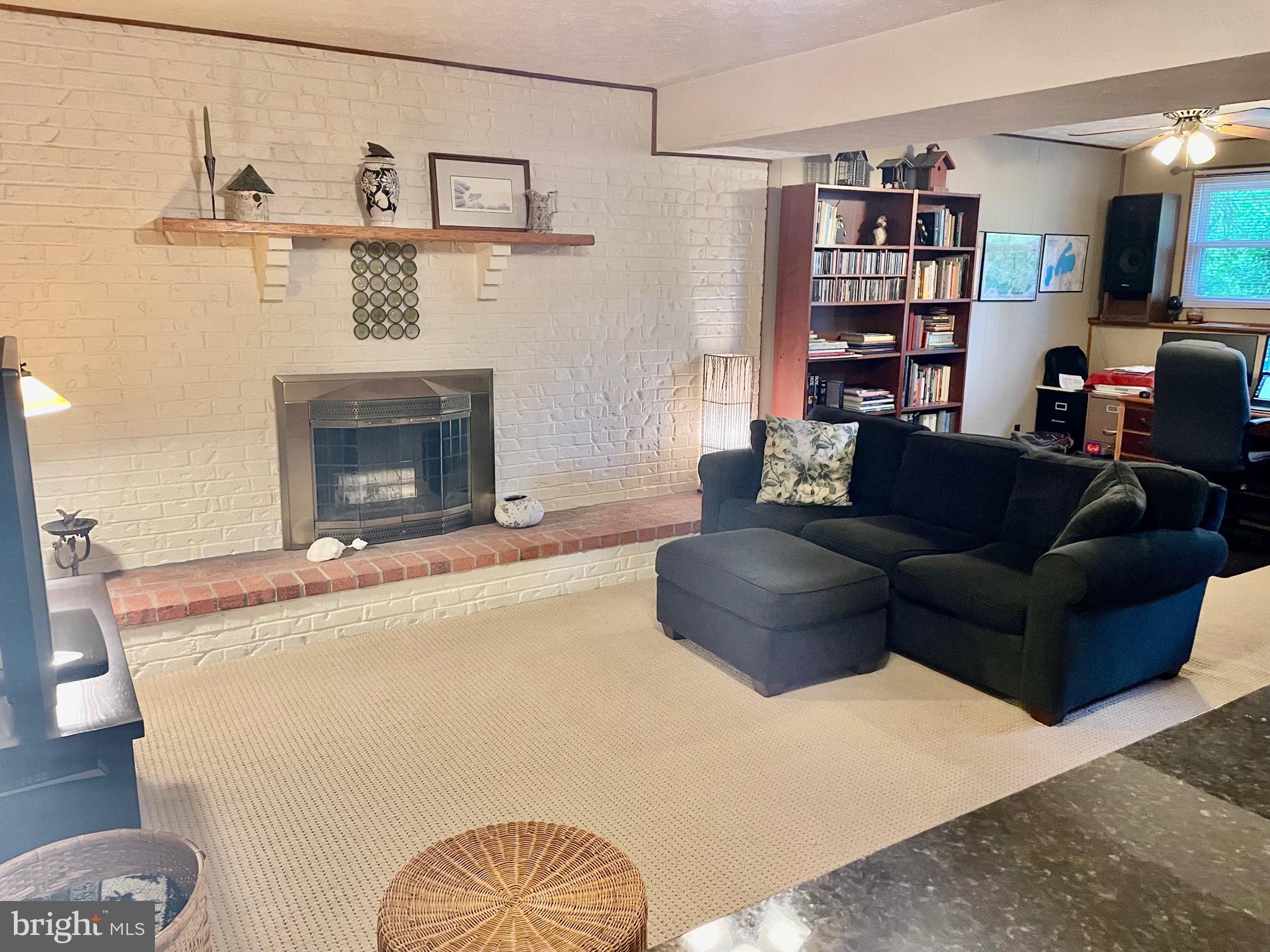 PINES ON THE SEVERN - Residential Lease