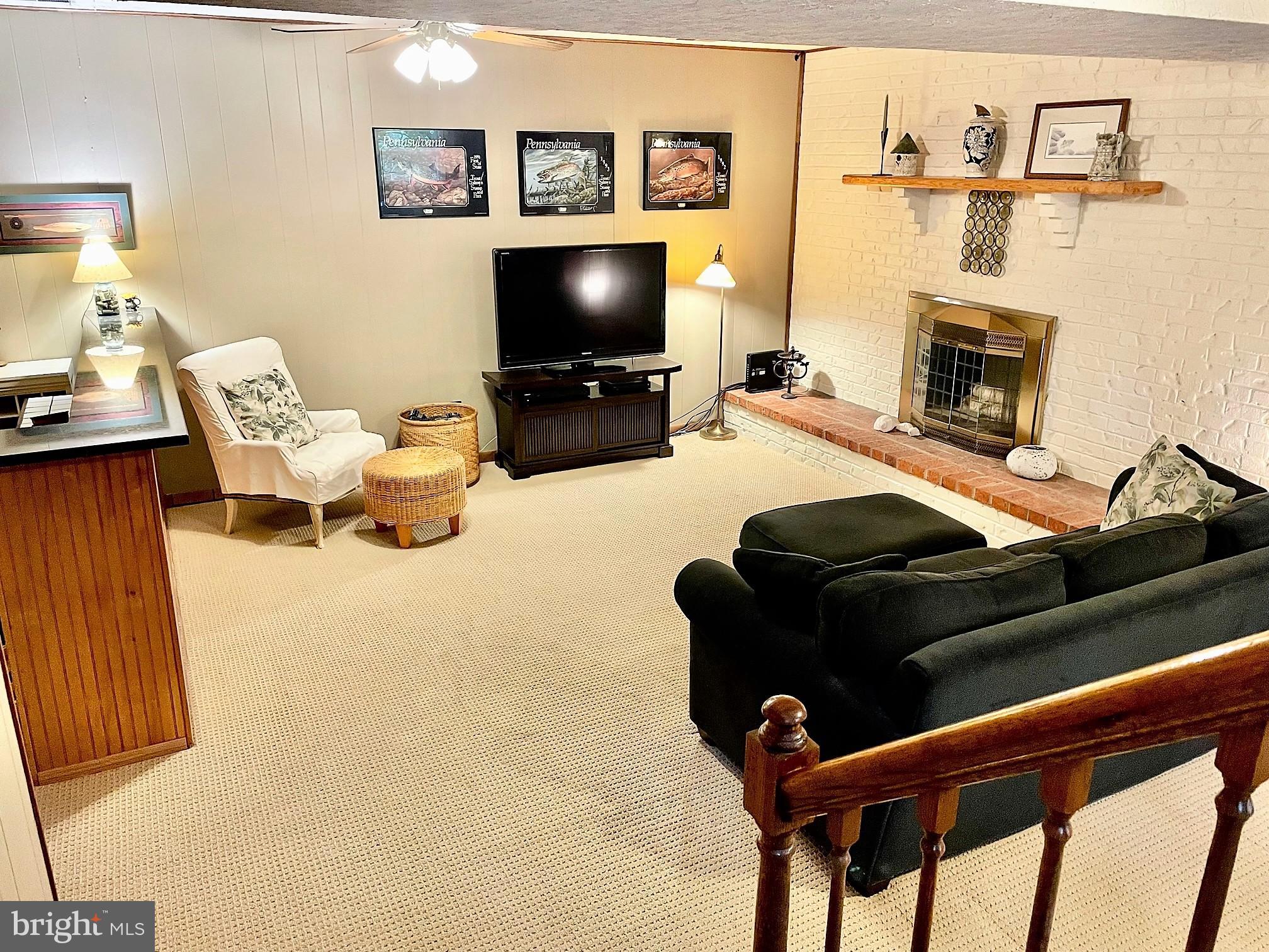 PINES ON THE SEVERN - Residential Lease