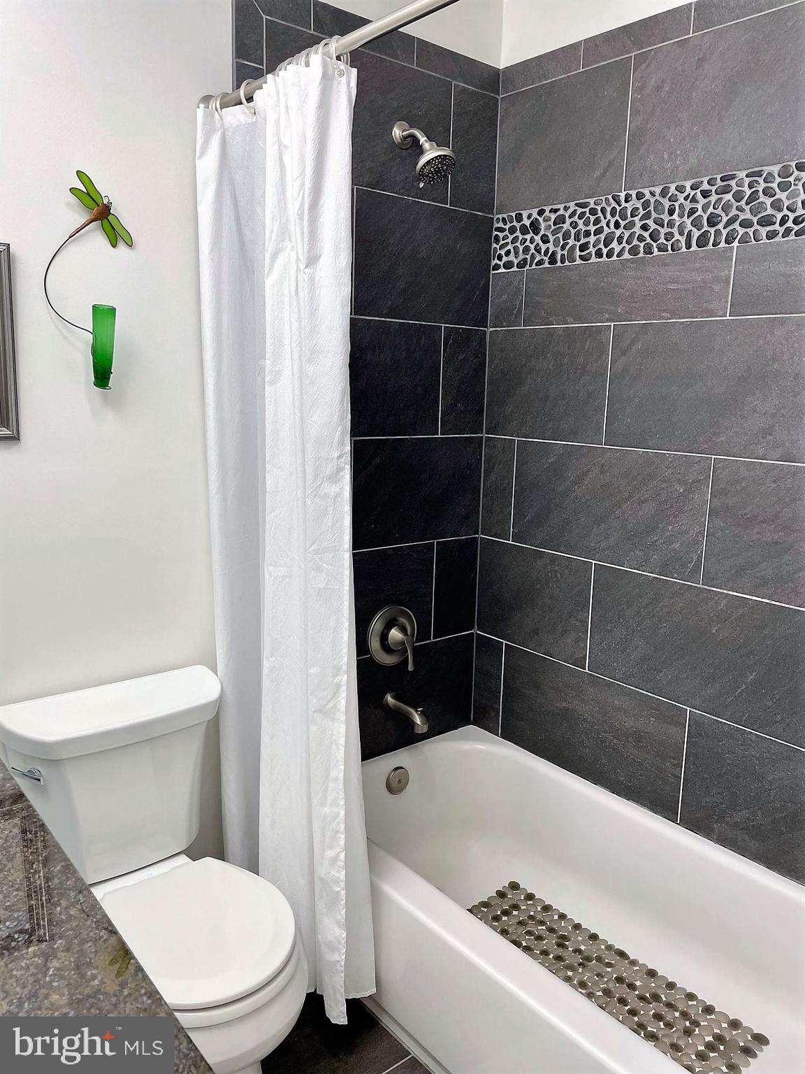 PINES ON THE SEVERN - Residential Lease