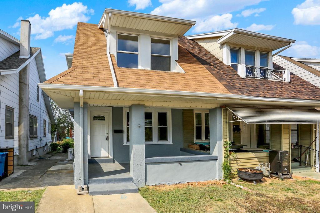 Photo of 1111 W Princess Street, YORK, PA 17404 (MLS # PAYK2090306)